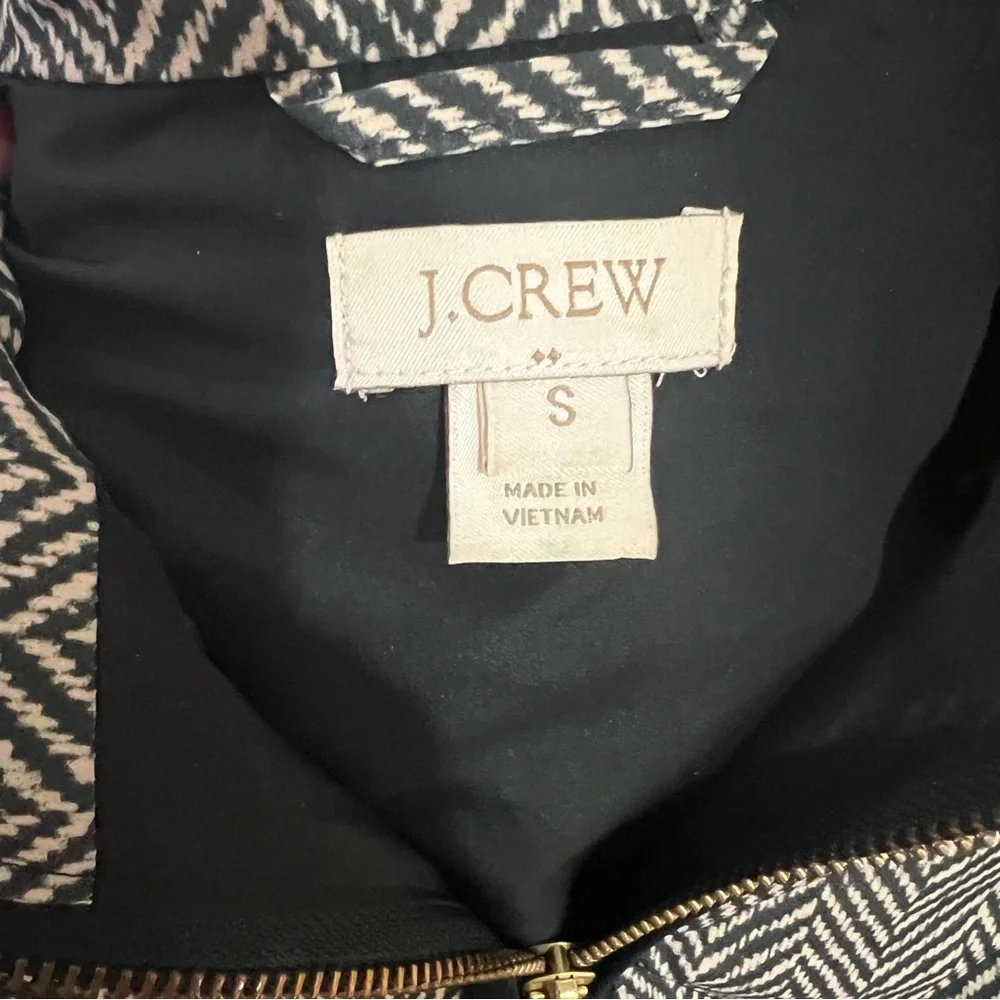 J. Crew Puffer Vest Women’s Size Small Down Quilted Herringbone Insulate… - Picture 3 of 9